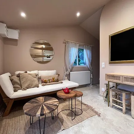 Holiday home Dar Fafy Cosy Au Calme A 15min De Nantes Bouguenais